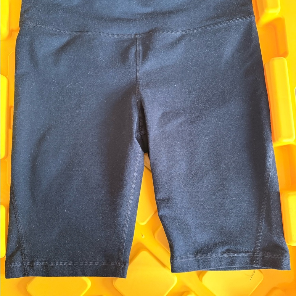 Under Armour Women's Black Bike Shorts